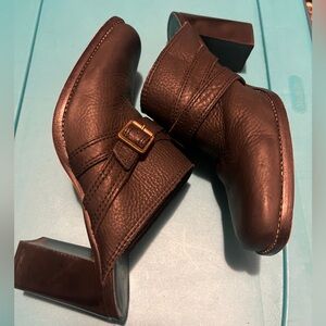 Women’s Black Leather Ankle Mules